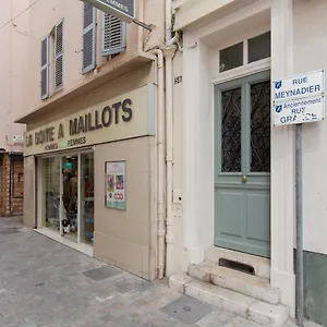 Anzur Yourhosthelper , Cannes Francia